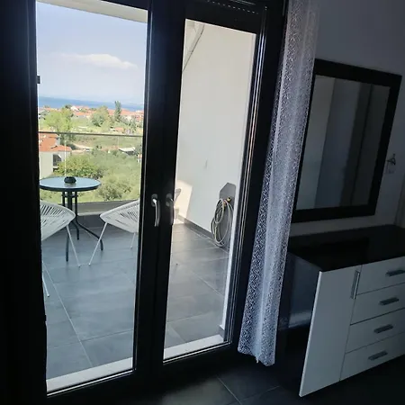 Deja Vu Apartment *