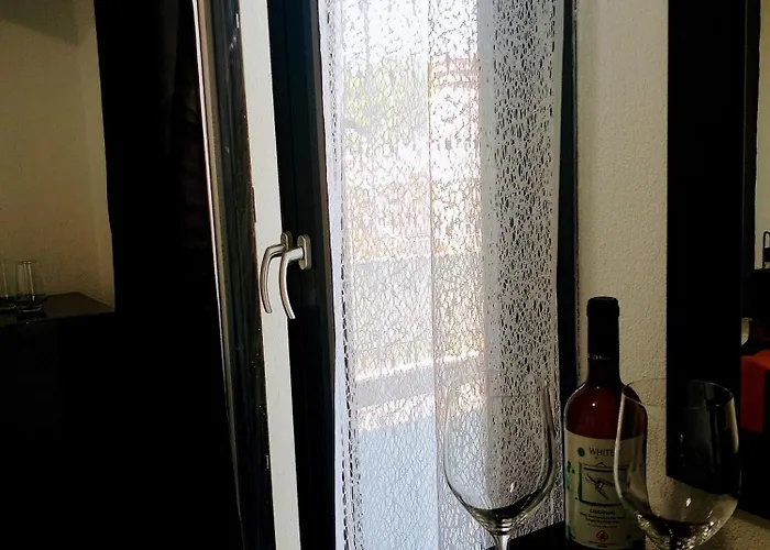 Deja Vu Apartment